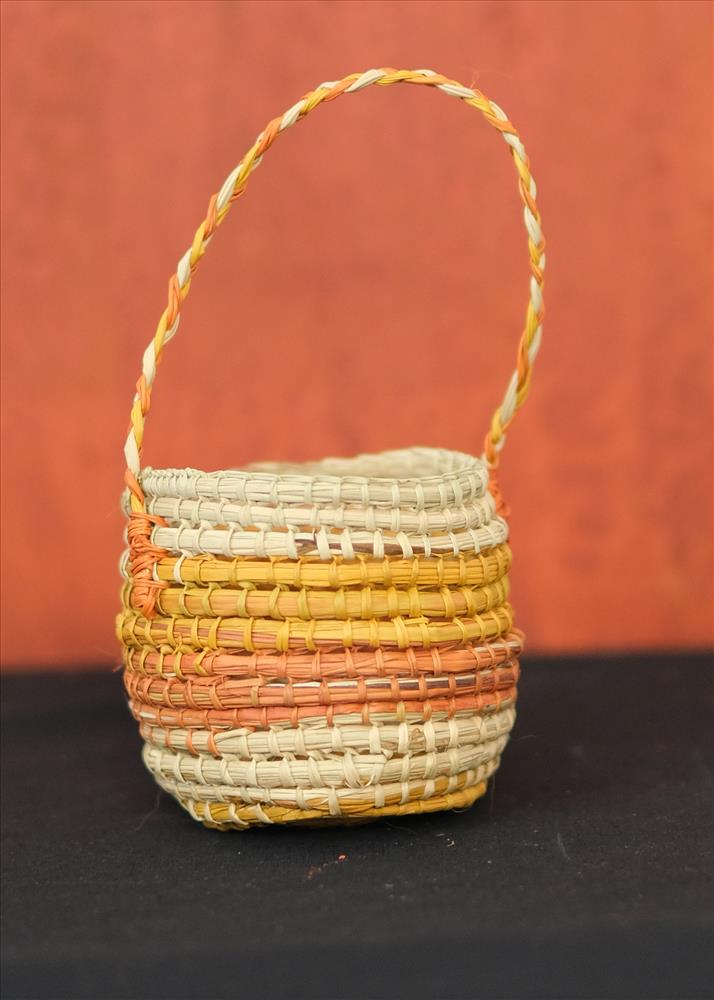 Gunga bathi (pandanus basket)