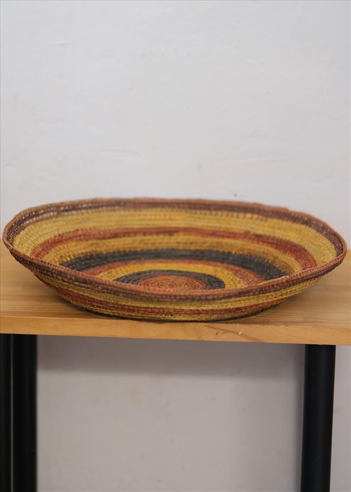 Gunga bathi (pandanus basket) - with colour discussion